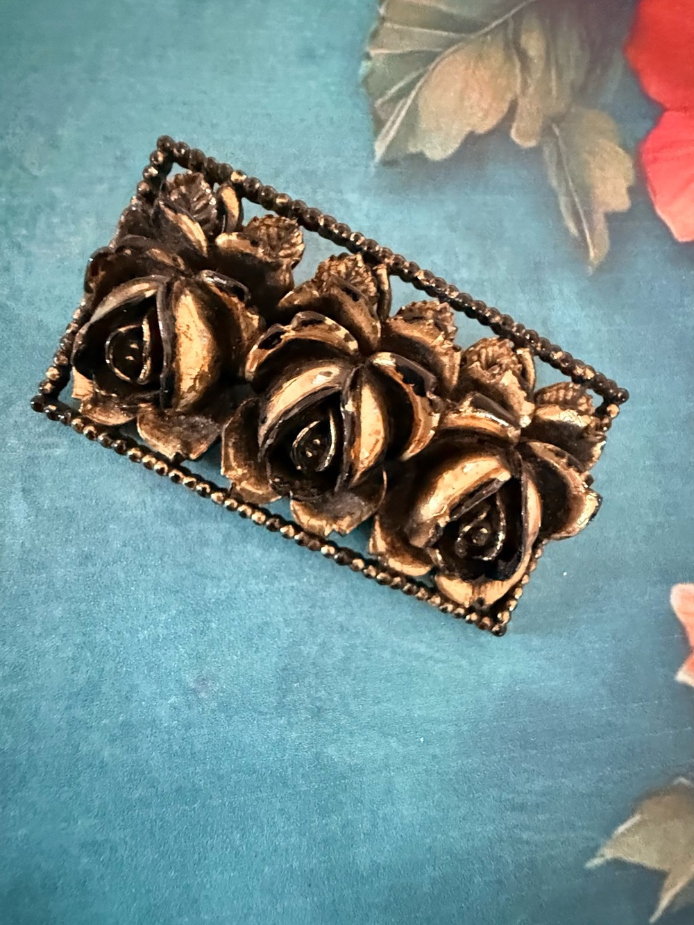 Vintage-Inspired Gold Floral Brooch - Women Accessories